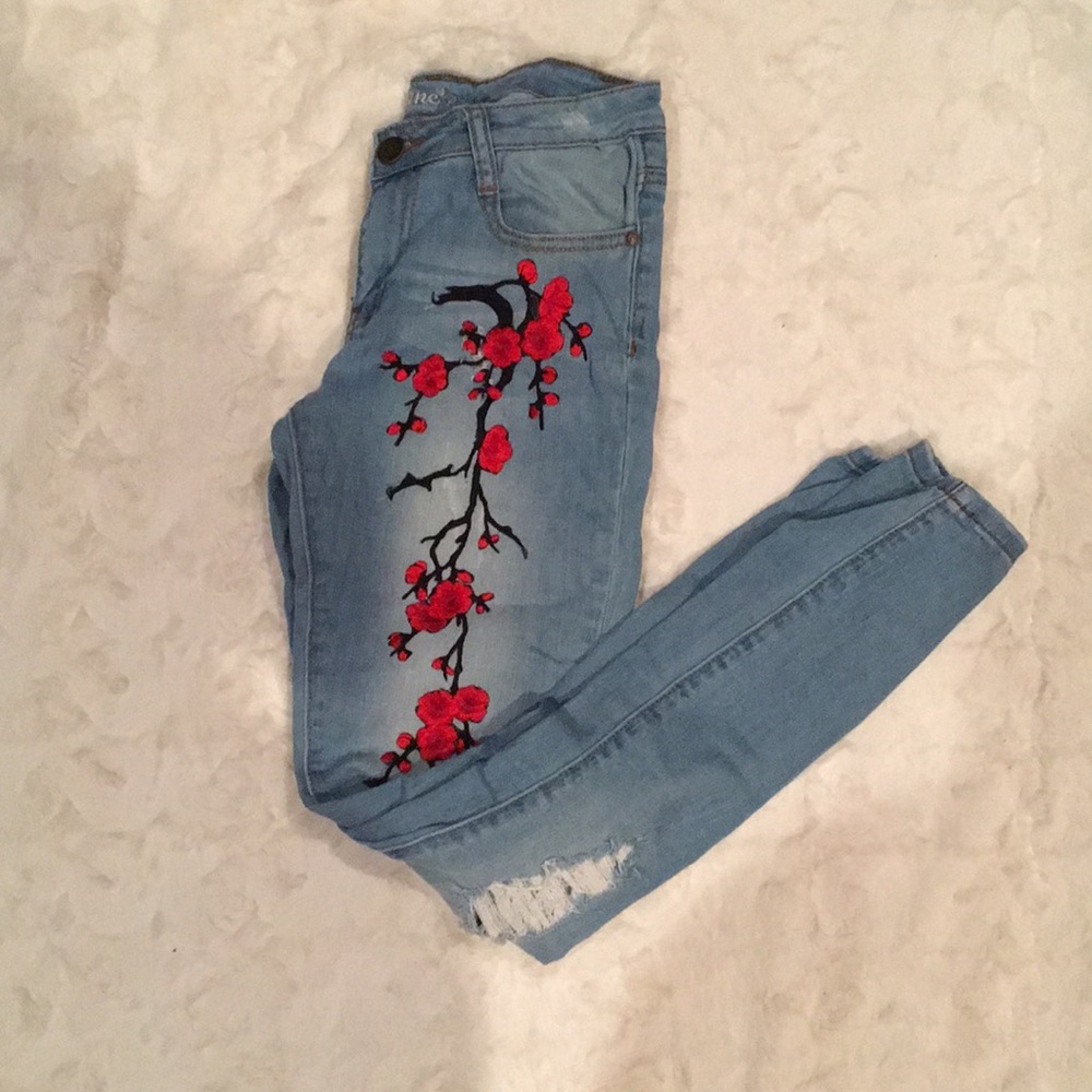 Embroidered floral skinny jeans